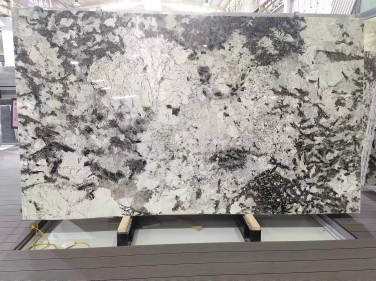 Brazil Splendor White Granite Snow Mountain Orchid Flooring Brazil Splendor White Granite Snow Mountain Orchid Flooring